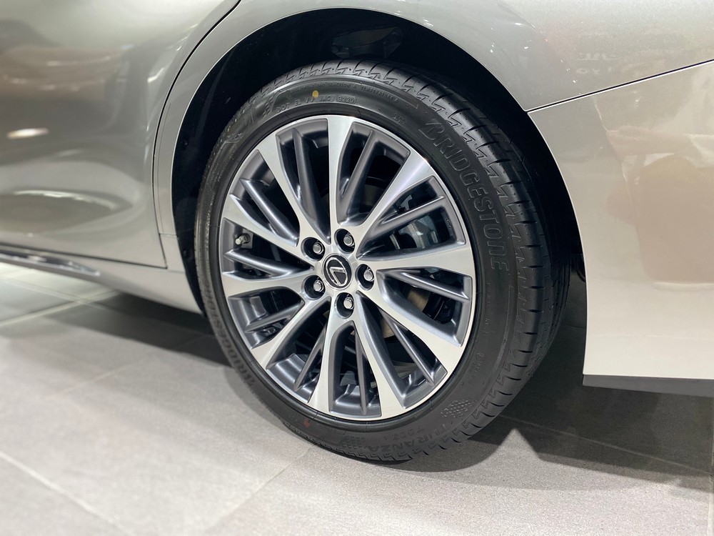 Lexus IS 350