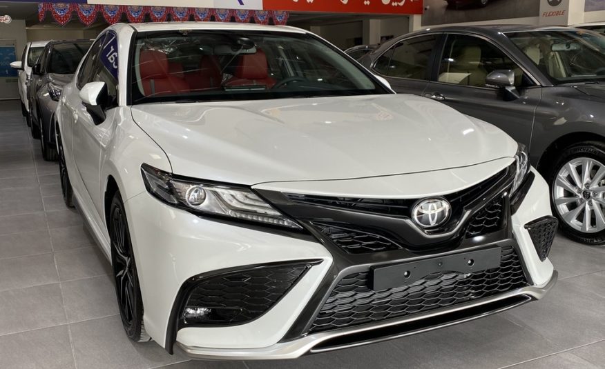 Toyota Camry SE V6