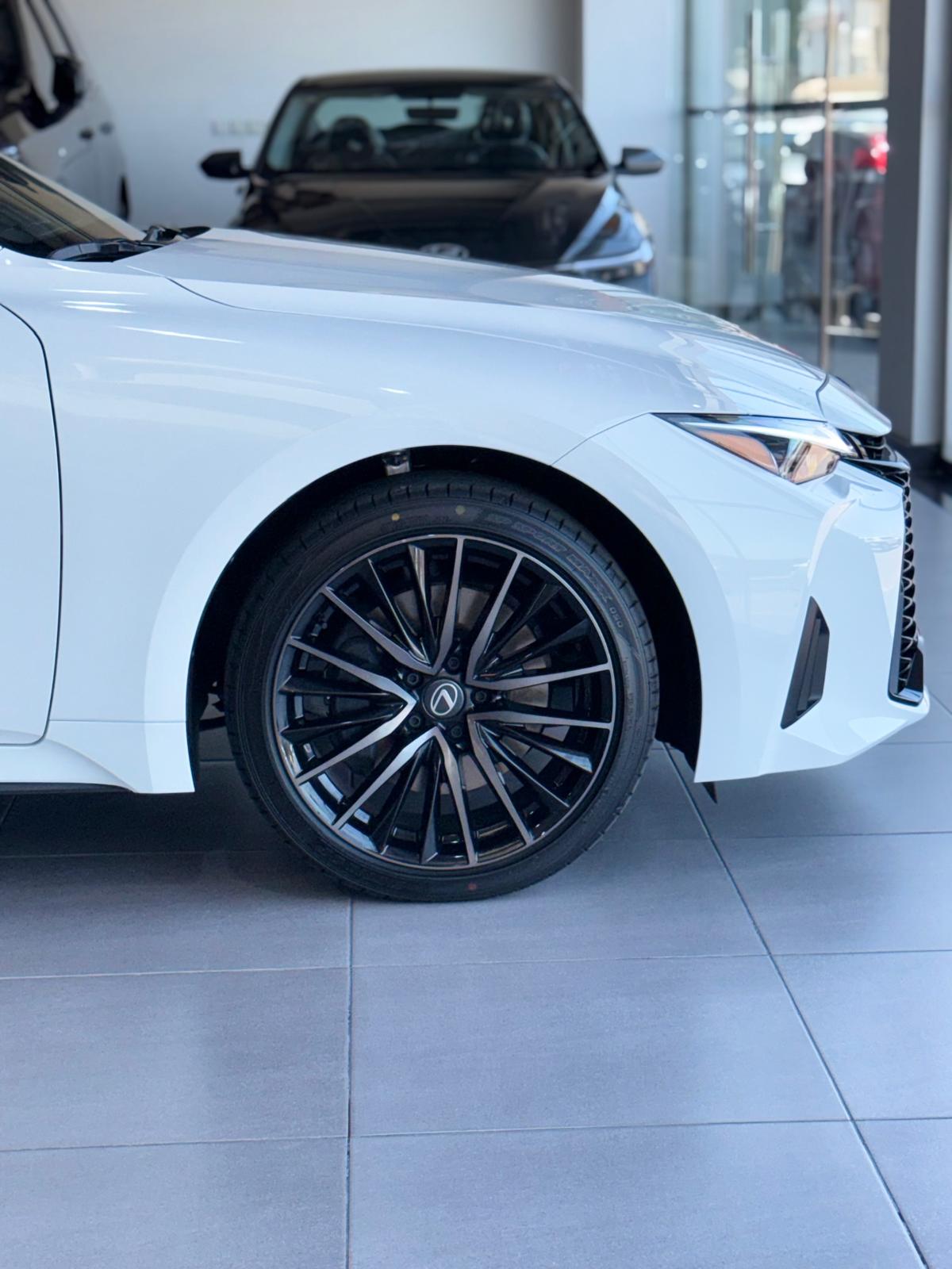 LEXUS IS 350 MODEL 2026